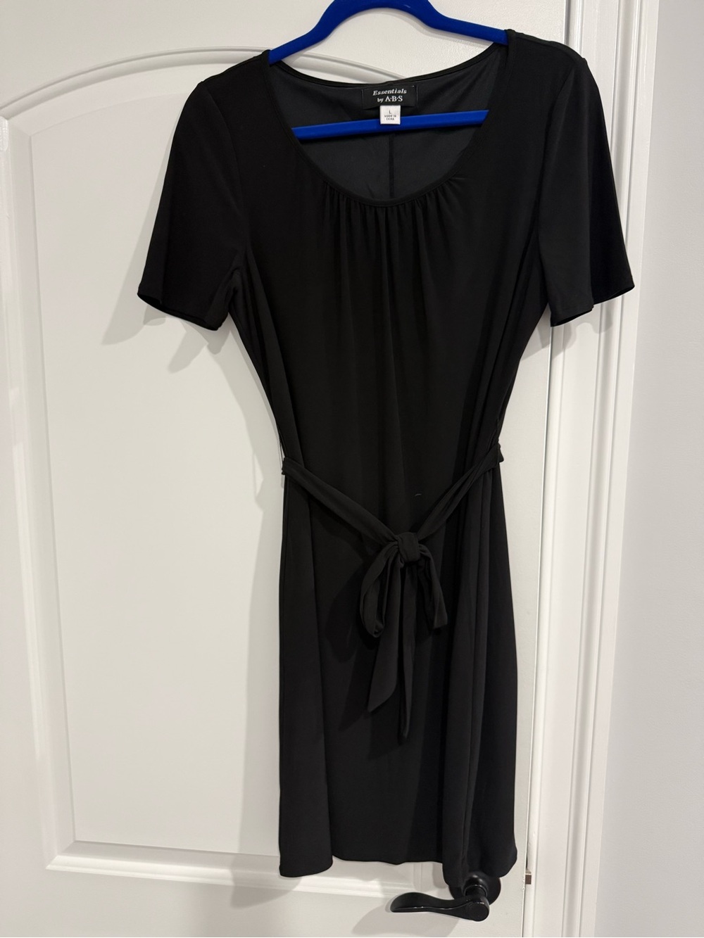 Black Short Sleeve Tie-Waist Dress